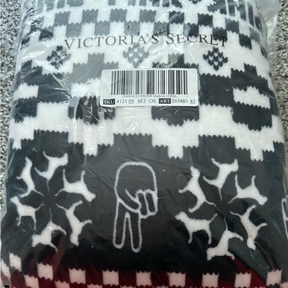 PINK Victoria's Secret Black and White Plush Blanket